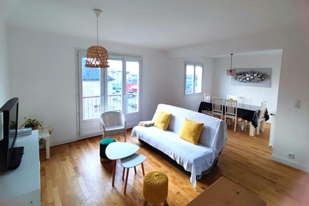 Appartement 76M2 Lumineux Centre Ville Garage Prive 3Ieme Etage Sans Ascenseur Fougères Eksteriør bilde