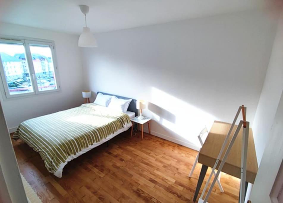 Appartement 76M2 Lumineux Centre Ville Garage Prive 3Ieme Etage Sans Ascenseur Fougères Eksteriør bilde